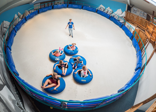 Alpine sport fun tubbing disc slope simulator