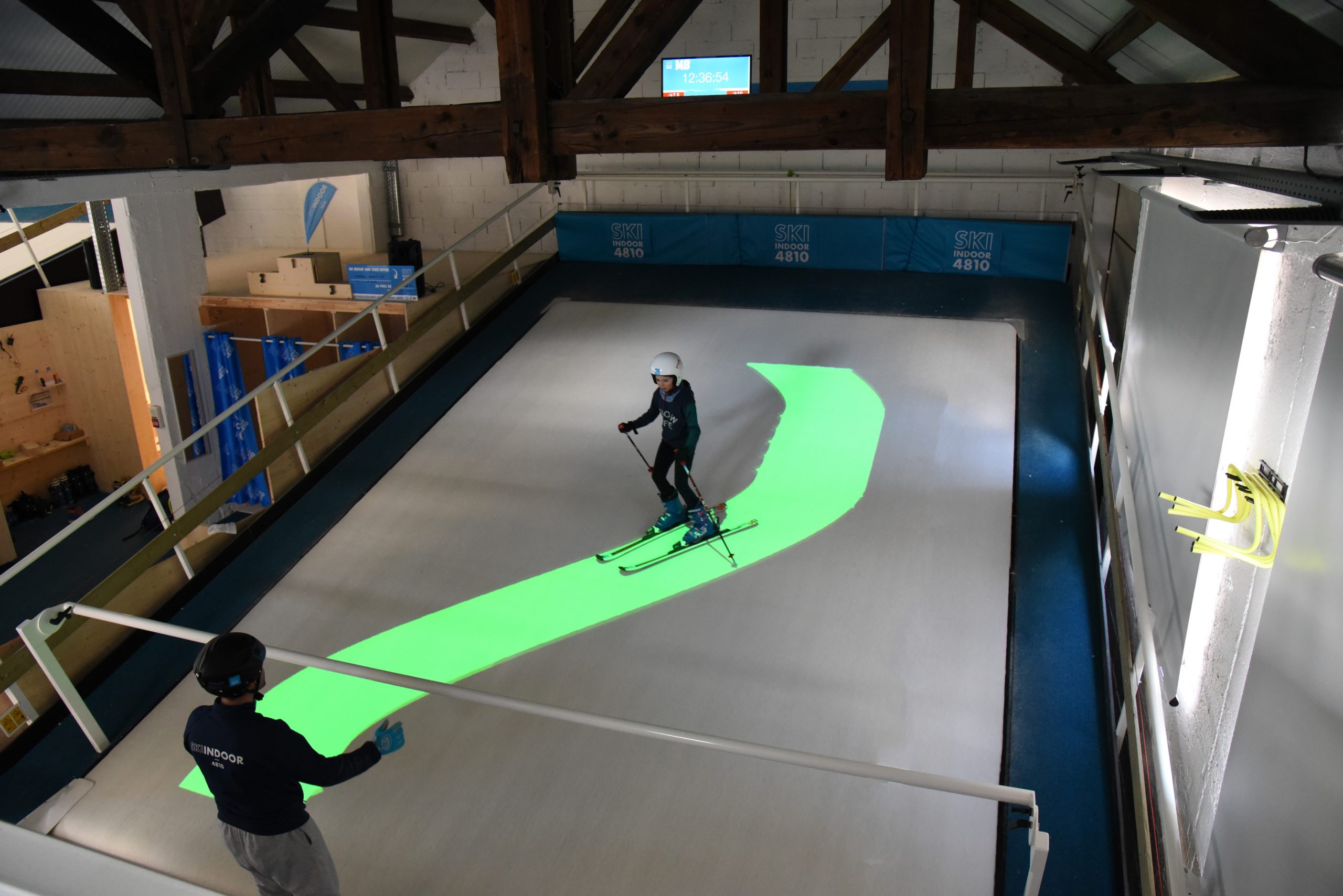 Interactive skiing simulator