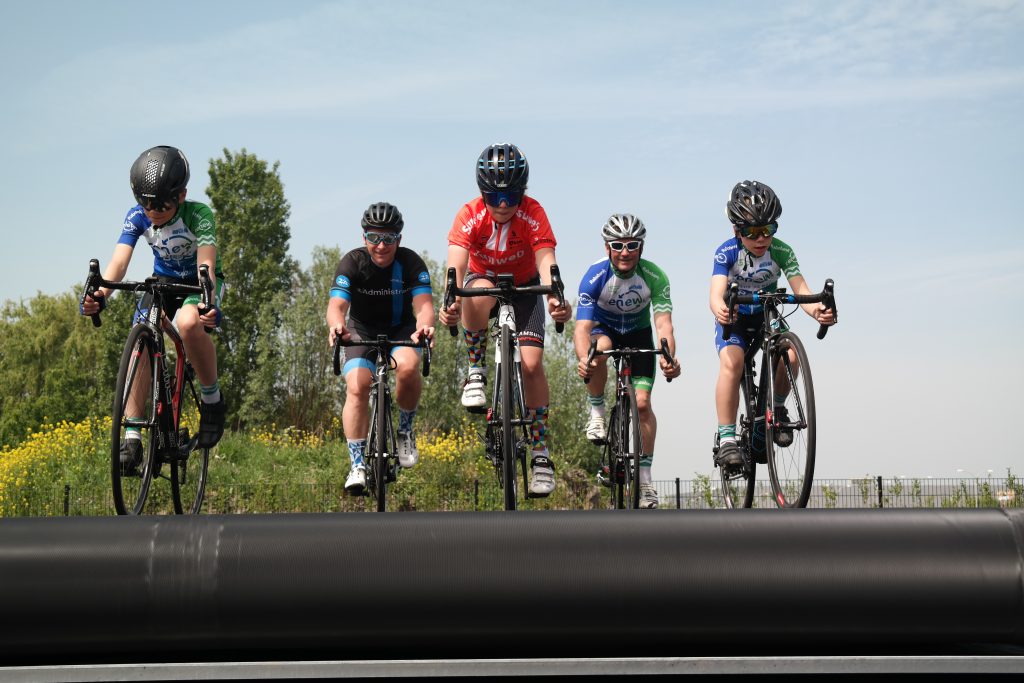 Special cycling device