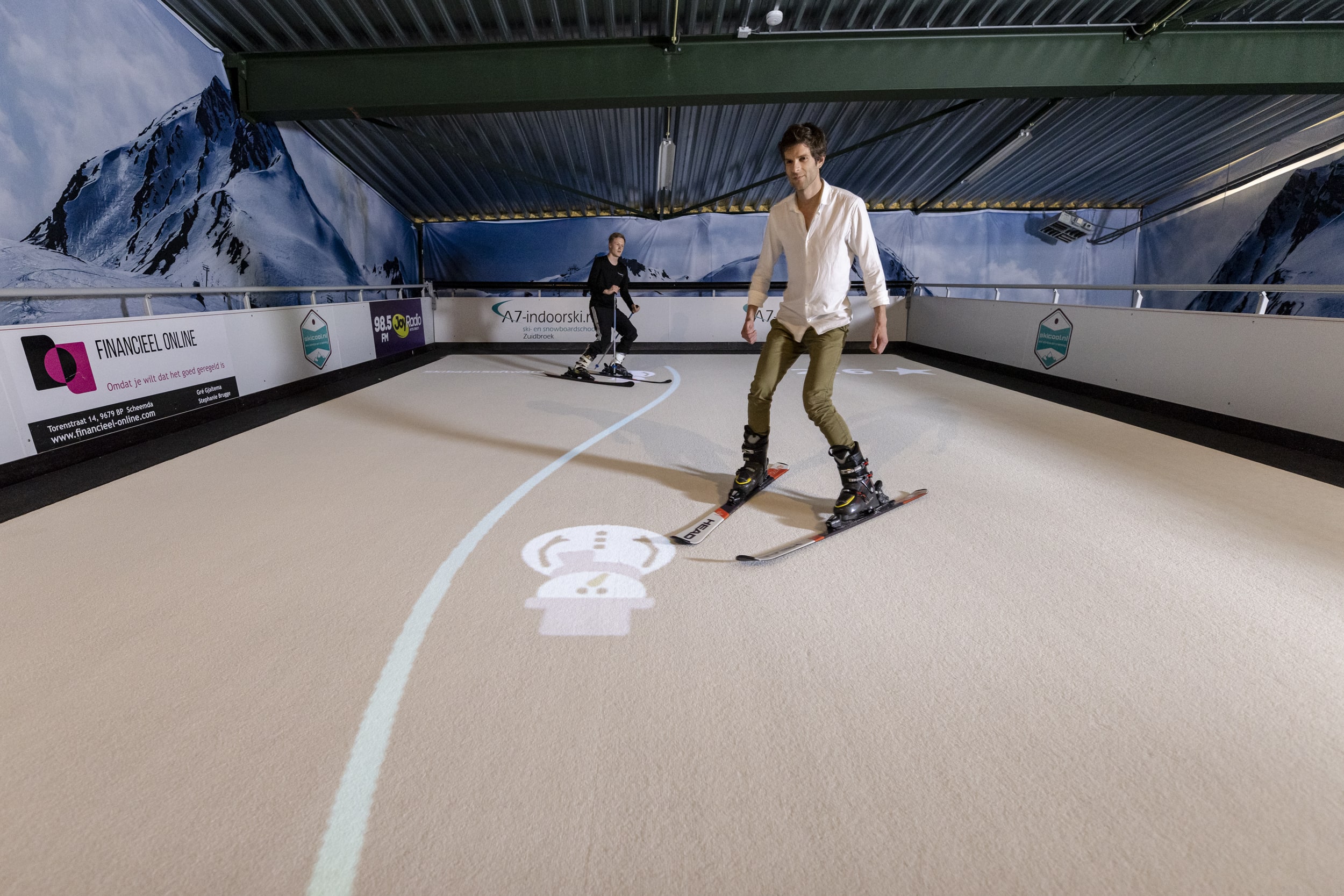 Interactive ski simulator to practice skiing Interactive ski simulator to practice skiing